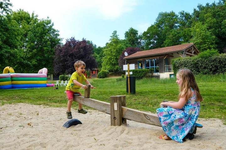 Location de vacances pour 4 personnes, avec terrasse et piscine à Mouchamps - 3