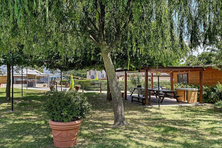 Quadruple Room Claudia: Space and Comfort in the Heart of Mugello in Borgo San Lorenzo (Municipality), Florence Province