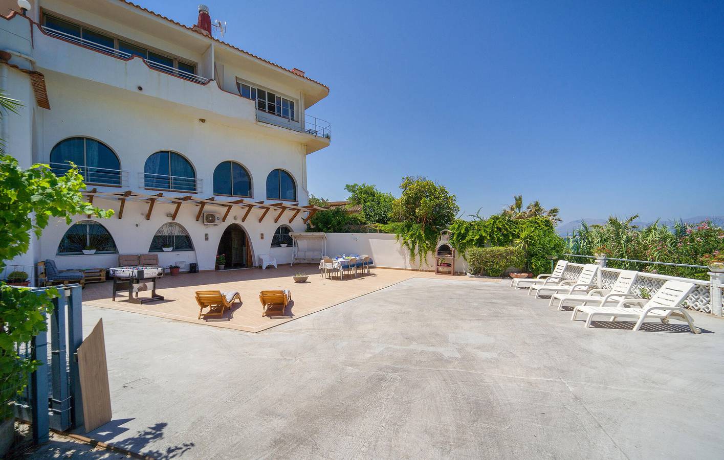 Geheel vakantieappartement, Appartement met zeezicht, WiFi, AC & Parkeerplaats, 100m naar El Pam Pam Strand in Trappeto, Provincie Palermo