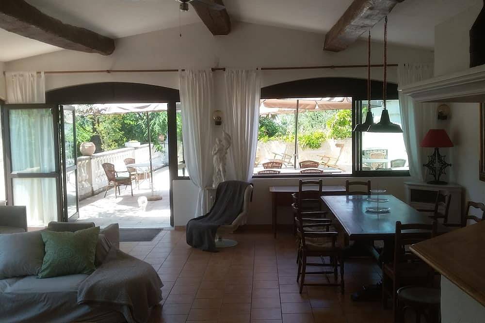 Haus 100 m2 auf bewaldetem Land in La Colle-sur-Loup, Cannes und Umgebung