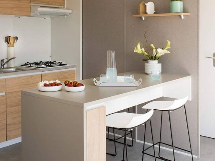 Camping pour 4 personnes, avec terrasse et piscine à Roquebrune-sur-Argens - 2