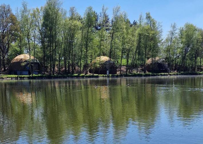 Parc de vacances pour 2 personnes, avec terrasse ainsi que jardin et jacuzzi à Bertogne - 2