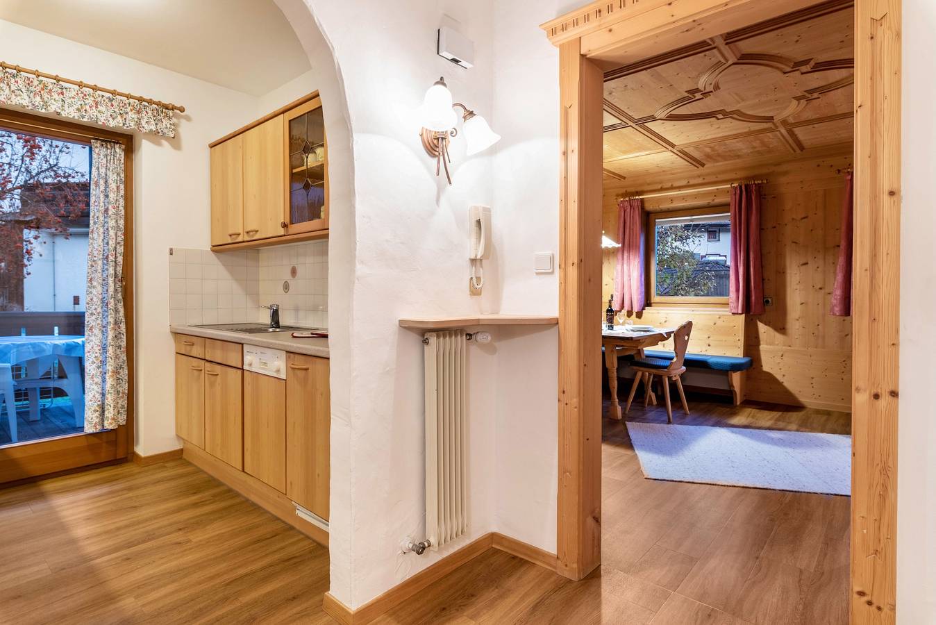 Appartement "Cesa Valeria App Sonia" met uitzicht op de bergen, gedeelde tuin & Wi-Fi, foto 11