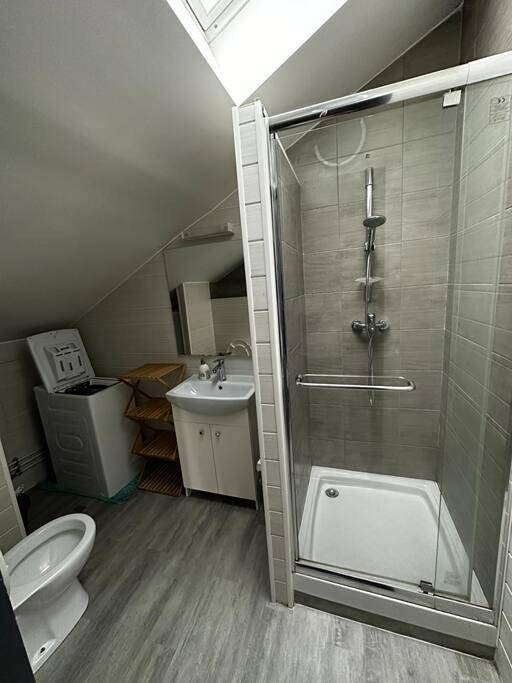 Appartement entier, One-Bedroom Apartment in Thierville-sur-Meuse, Verdun