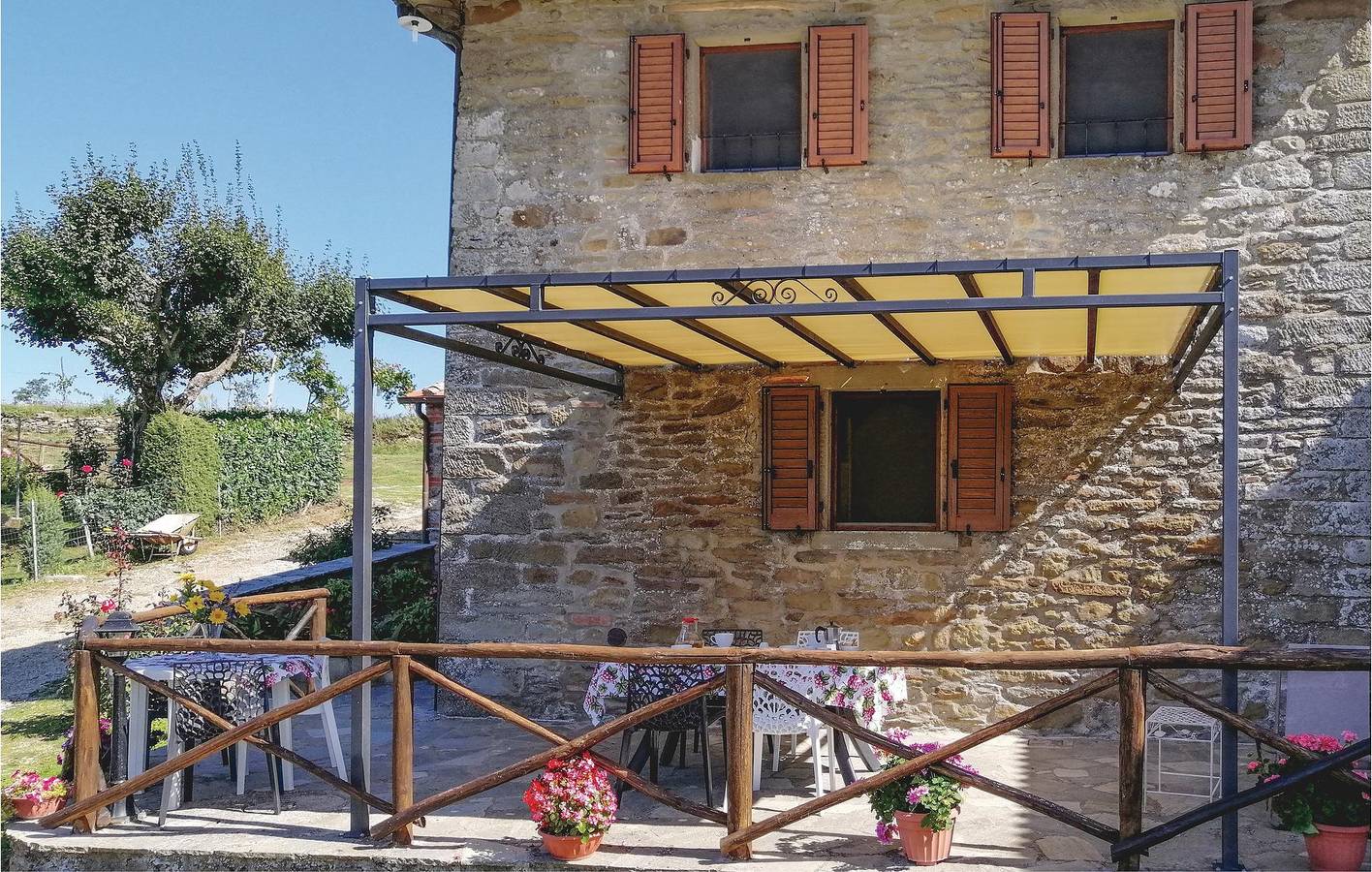 130qm Wohnung mit Parkplatz, Pool & Internet in Arezzo Provinz