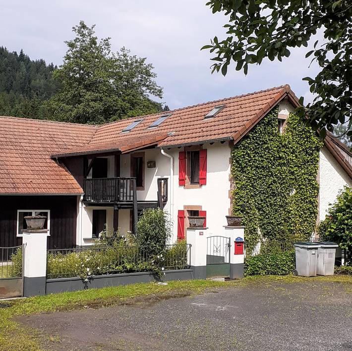 Gîte pour 6 personnes, adapté aux familles à Bois-de-Champ