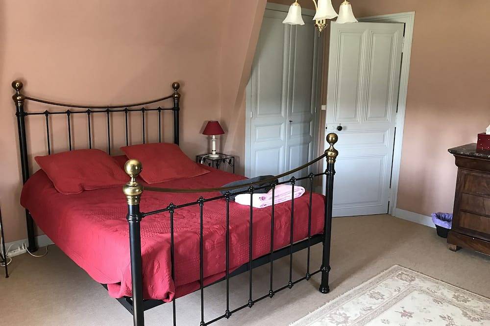 Luxuriöses Chateau mit eigenem Pool, Tennis und Par 3 Golf in Journet, Vienne