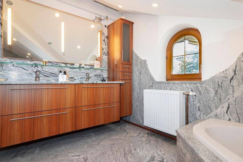 Ganze Wohnung, Privatzimmeroase Felicitas exklusive Zimmer in Zirl, Innsbruck Land