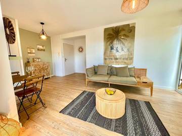 Gîte pour 2 personnes, avec jardin et vue dans Saint-Gilles les Bains