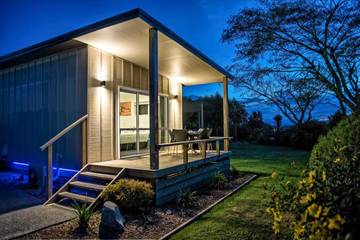 Parc de vacances pour 2 personnes, avec jardin ainsi que bassin pour enfant et piscine à Taupo