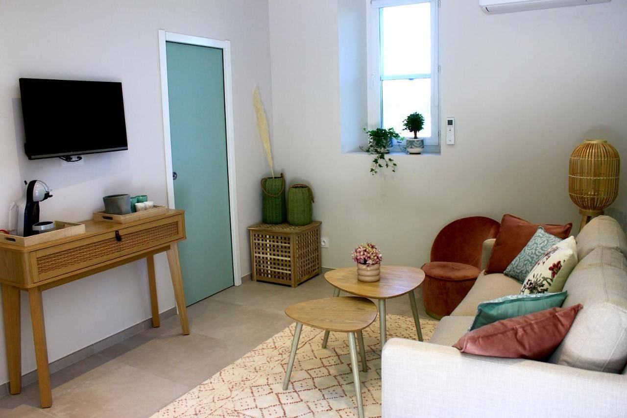 Deluxe Double Room in Vaison-la-Romaine, Parc naturel régional du Mont-Ventoux