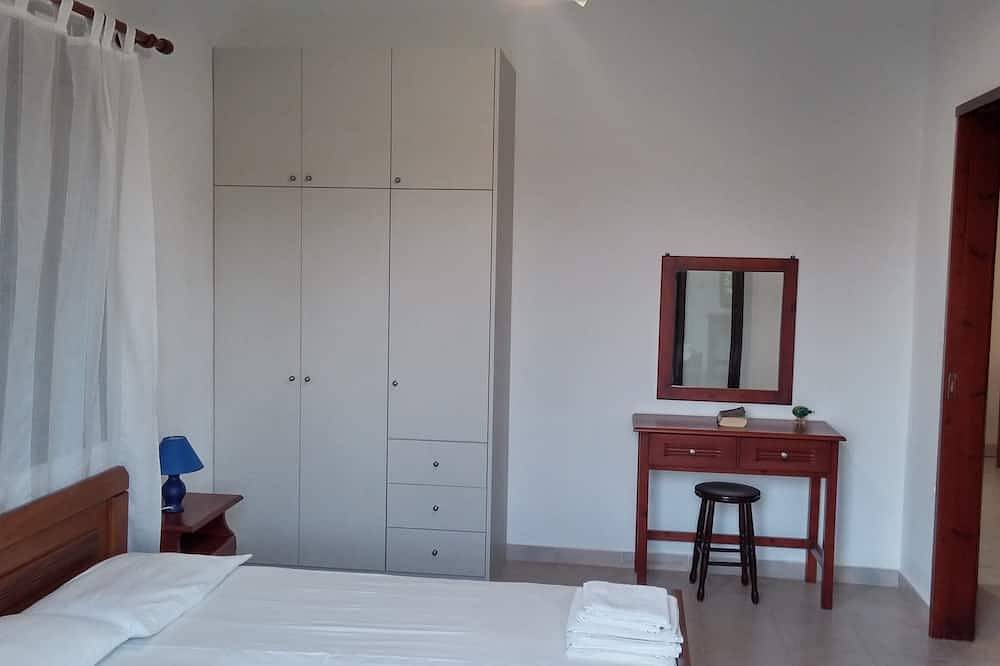 Ganze Wohnung, Private Apartments auf einem 6500m2 eingezäunt Green Olive Groove in Tragaki, Zakynthos