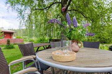 Gîte pour 3 personnes, avec sauna ainsi que jacuzzi et jardin, animaux acceptés à Espoo