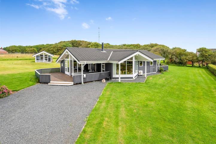 Ferienhaus für 8 Personen, mit Whirlpool und Terrasse sowie Garten und Sauna in Limfjord
