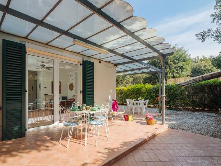 Appartamento per 4 persone, con Terrazza e Giardino a Pietrasanta
