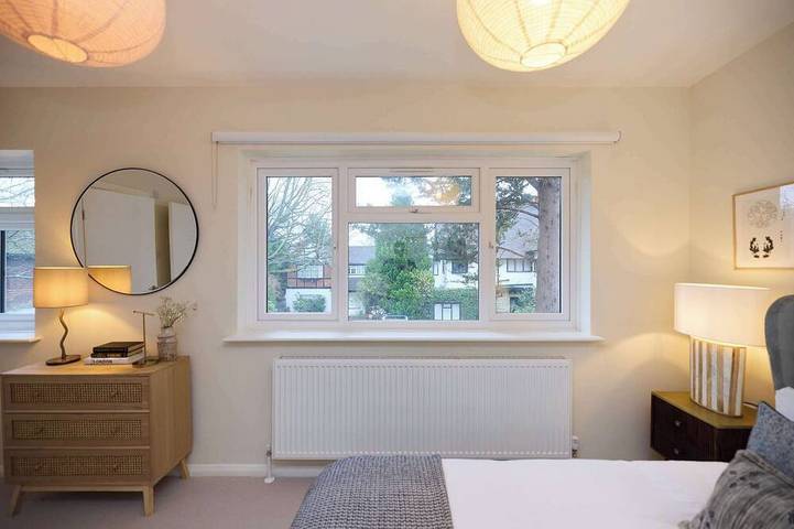 West of Brick & Bloom in Kingston upon Thames, Londra