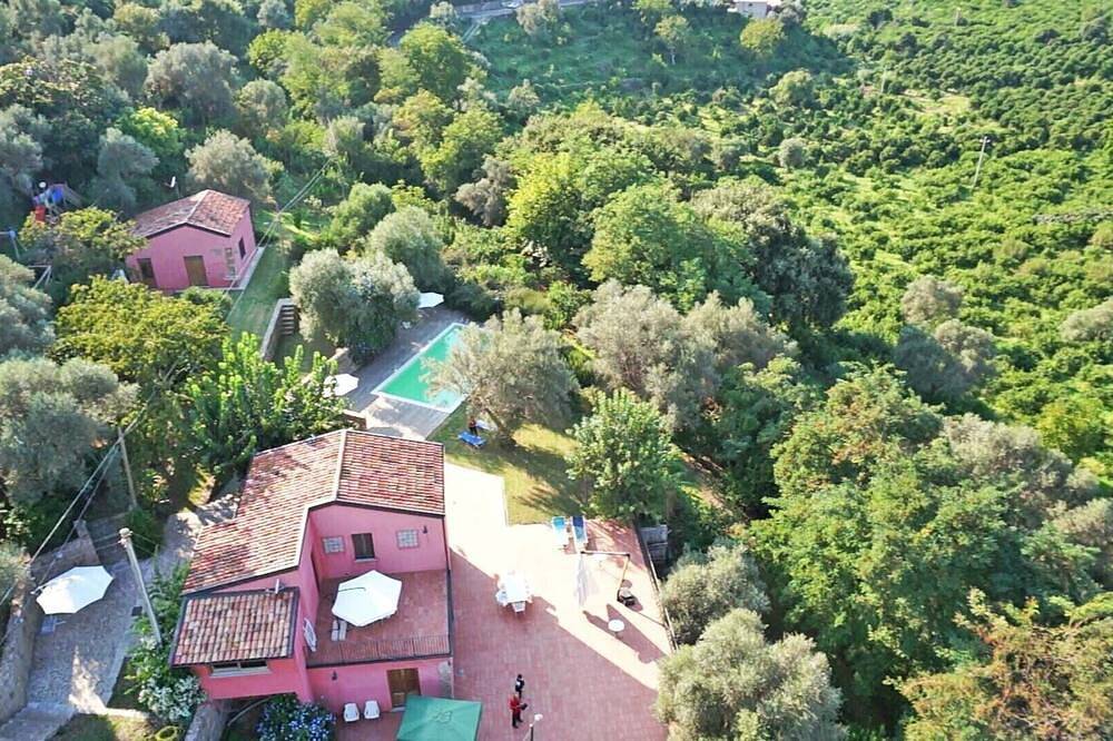 Agriturismo Con Piscina Immerso Nel Verde Sulle Colline Di Capo D'Orlando in Mirto, Monti Nebrodi