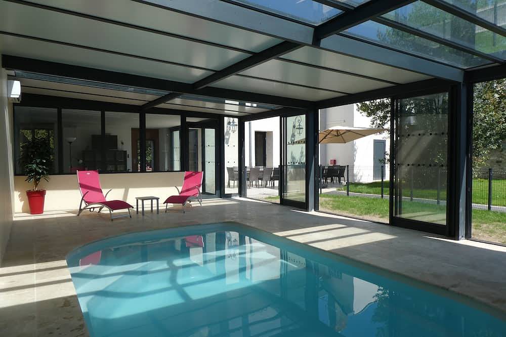 Superbe gîte, avec piscine intérieure, billard américain, 15 personnes in Saint-Branchs, Région de Tours