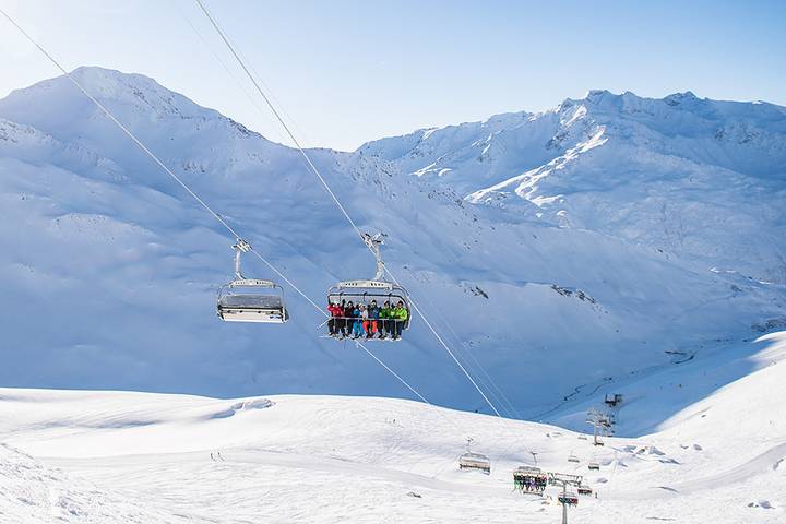 Chalethälfte Gotthard 105 in Andermatt, Skiarena Andermatt-Sedrun