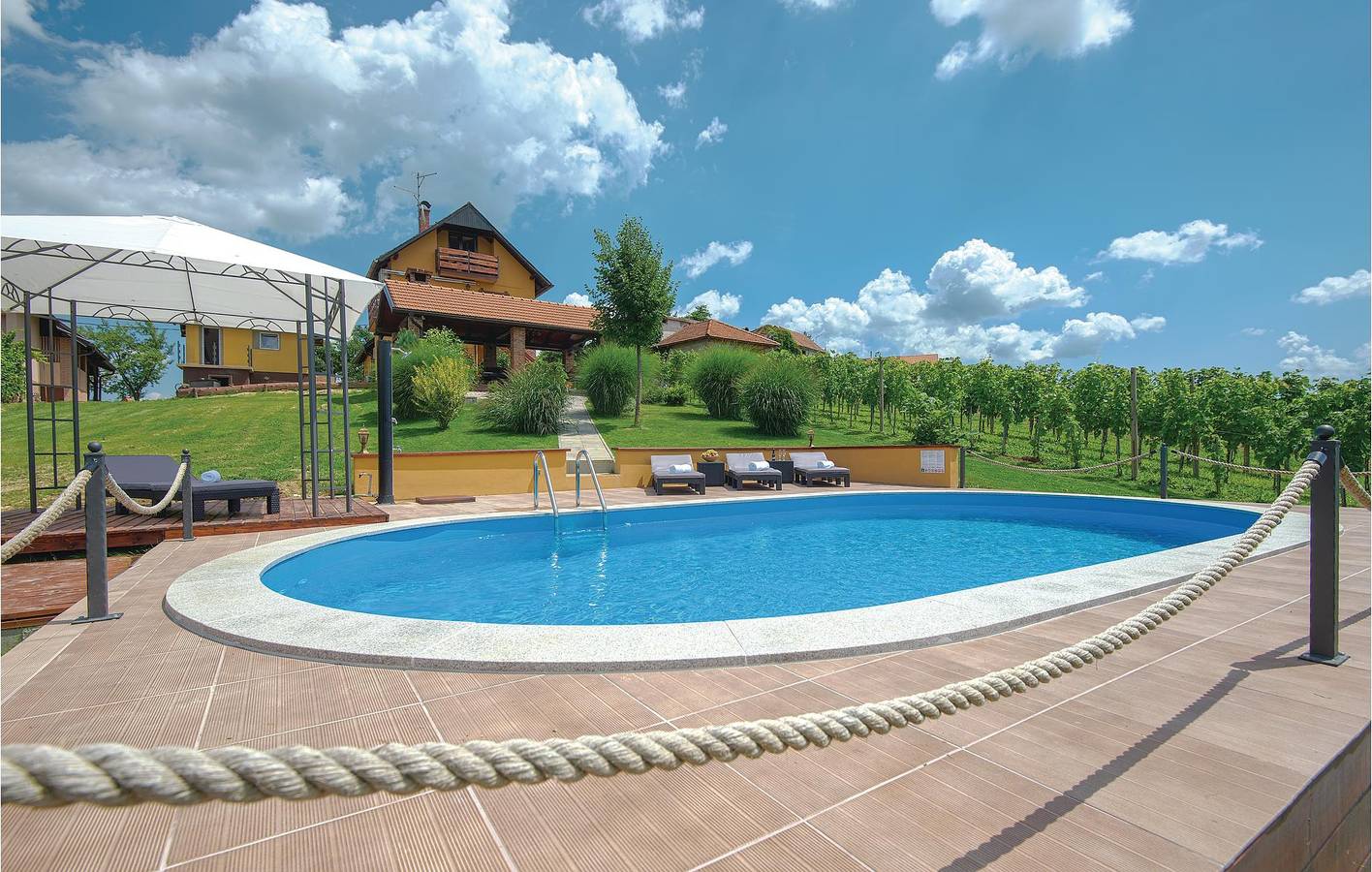Charmant appartement van 146 m² met zwembad, terras, wifi en barbecue in Grad Varaždinske Toplice, Varaždin