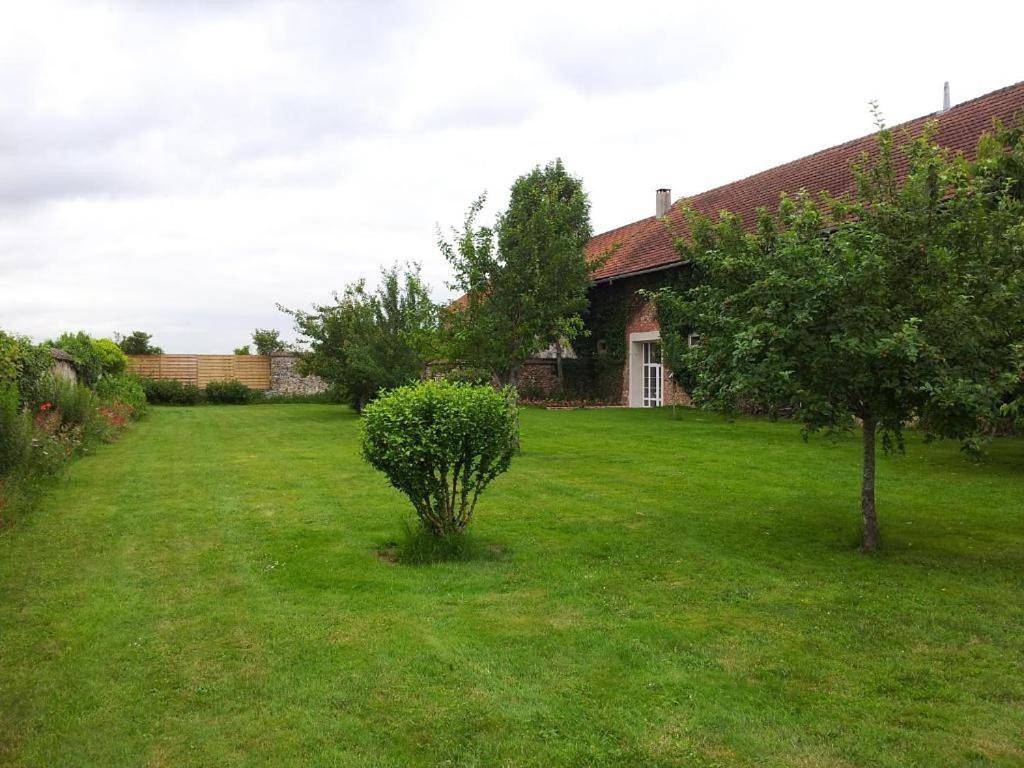 Ferme d'Orsonville Gîte in Villiers-en-Bière, Parc naturel régional du Gâtinais français