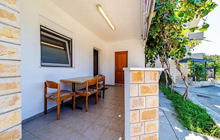 Ganze Ferienwohnung, Gemütliche Ferienwohnung mit Terrasse, WLAN und Parkplatz in der Nähe des Strandes Tri Žala in Viganj, Dubrovnik-Neretva