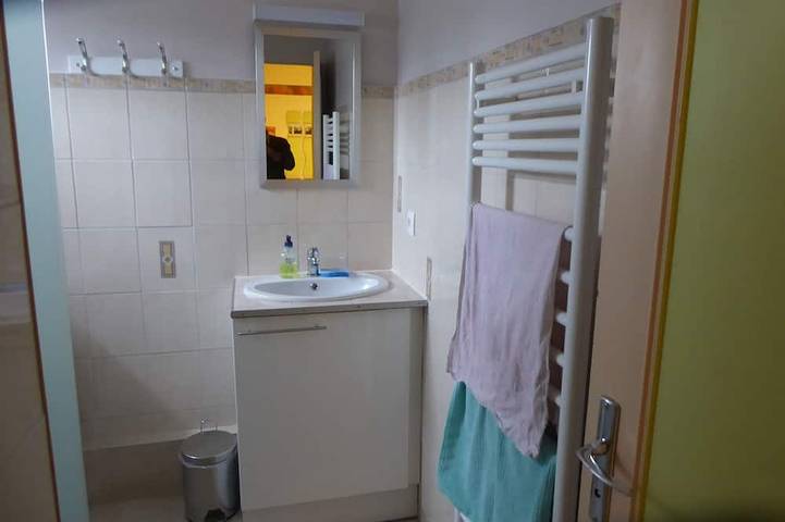 Gîte pour 2 personnes, avec piscine ainsi que balcon et jardin à Argelès-Gazost - 3
