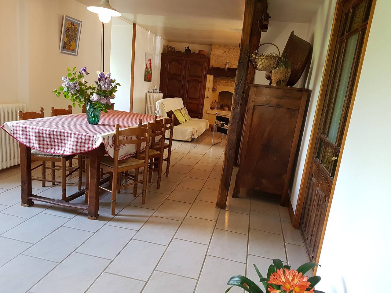 Maison de Vacances Périgourdine - 2 Chambres in Saint-Geniès, Périgord Noir