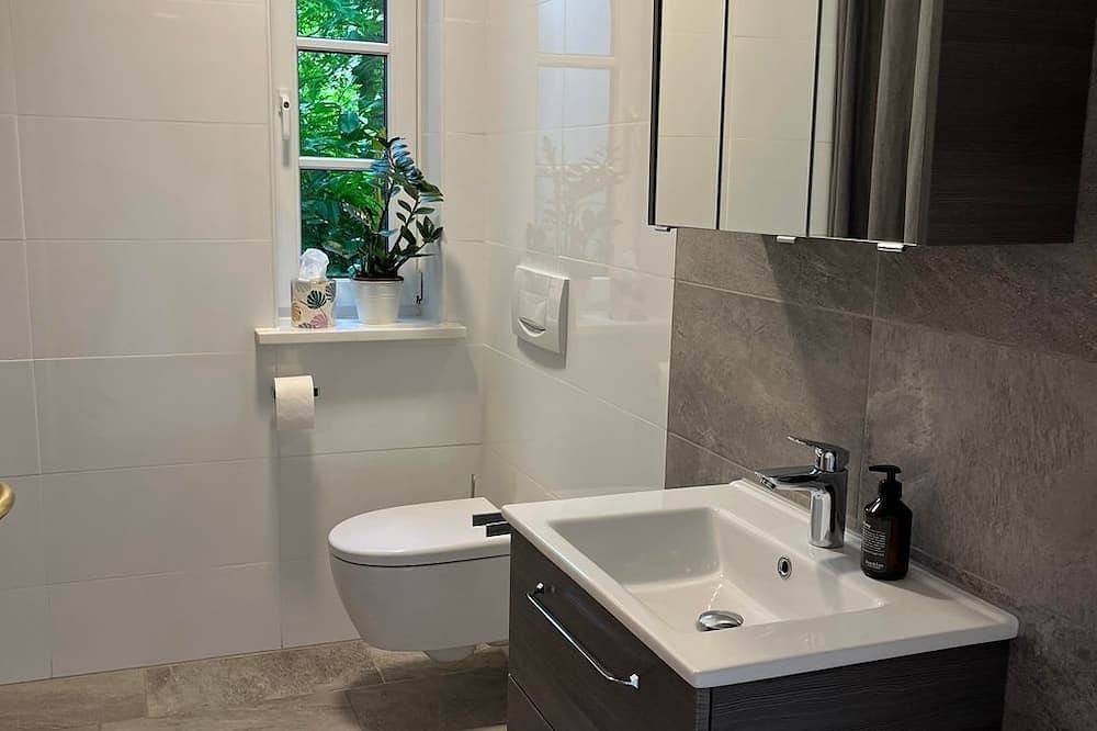 Ganze Wohnung, Ferienwohnung am Clusberg - Appartement/Fewo, Dusche, Wc, 1 Schlafraum in Einbeck, Niedersachsen