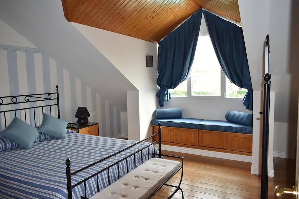 Individual chalet, swimming pool, pediment, gym, sauna, Turkish bath, Jacuzzi in Barrika, Basque Coast (Spain)