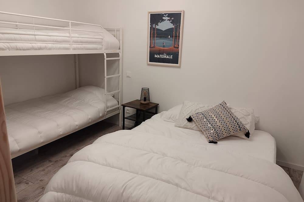 Entire apartment, La Marmotte Rénovation de Standing Située en Sortie de Village, Vers Les Angles in Formiguères, Parc naturel régional des Pyrénées catalanes