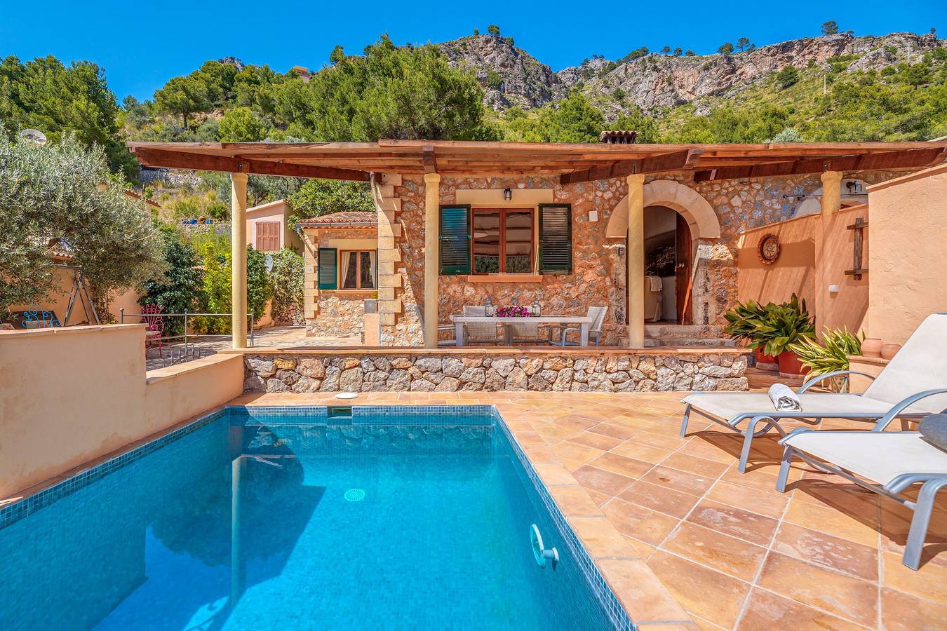 Ferienhaus "Ca N'Aina" in der Nähe dem Strand mit Bergblick, Klimaanlage & Pool in Cala Tuent, Escorca