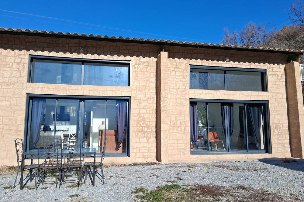 Villa spacieuse 7 pers. face à la montagne de Lure in Noyers-sur-Jabron, Région de Forcalquier
