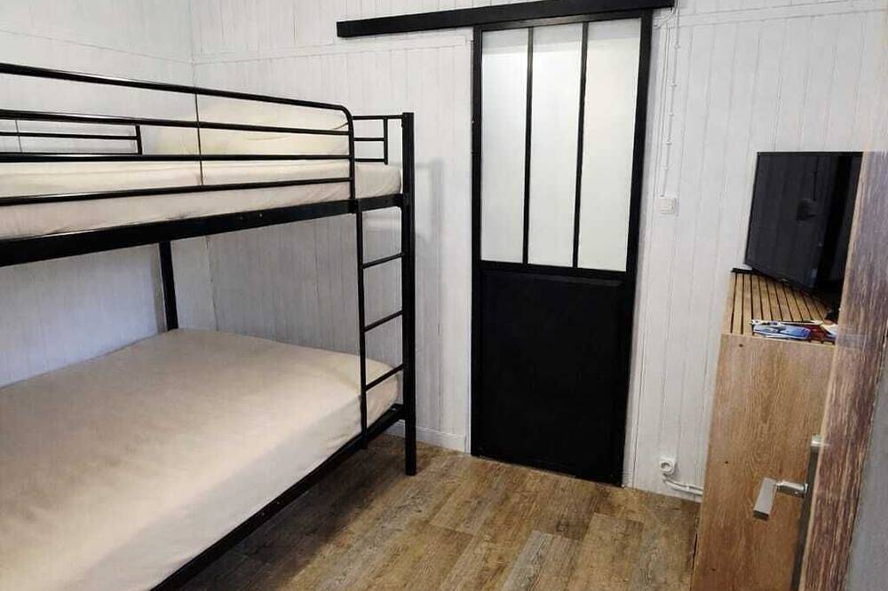 Entire apartment, Cosy terrace apartment - 4 pers in Seyne, Alpes-de-Haute-Provence