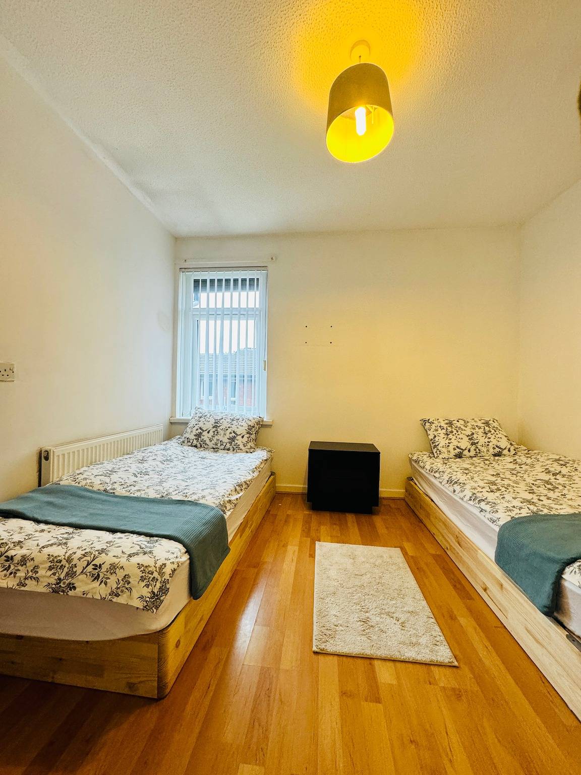 3 Bed House - Sleeps 8 - Pets - Parking - Wifi in Gateshead