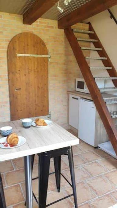 Gîte pour 2 personnes, avec terrasse et vue à Saint-Hilaire-de-Brethmas - 4