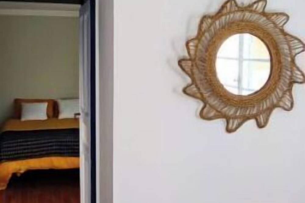 Large Artist's House with Terrace / Bright, warm and calm! in Vinon-sur-Verdon, Región Brignoles
