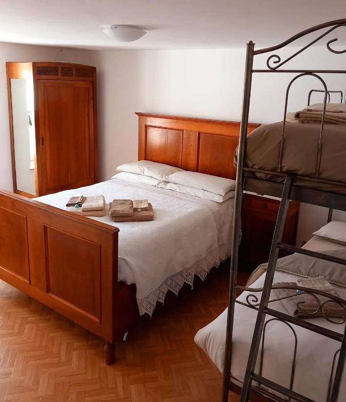 Gîte pour 5 personnes, avec vue et jardin, animaux acceptés à Ovaro - 4