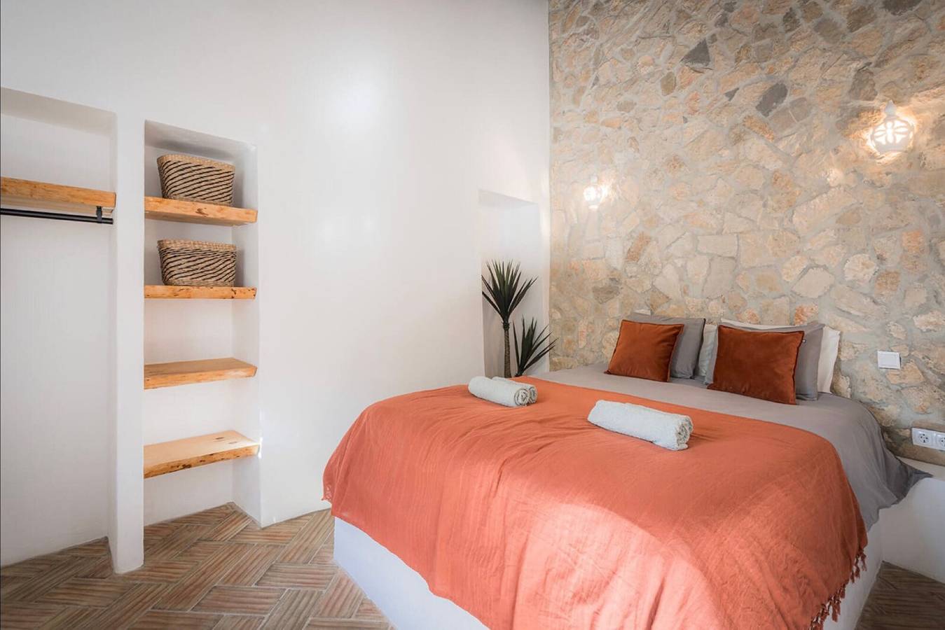 Holiday Home 'Casa Ferrobo - Amy' with Shared Pool, Wi-Fi and Air Conditioning in São Brás de Alportel, Faro District