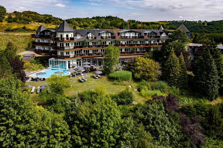 Hôtel pour 2 personnes, avec sauna ainsi que piscine et jardin à Bourscheid (Moselle)