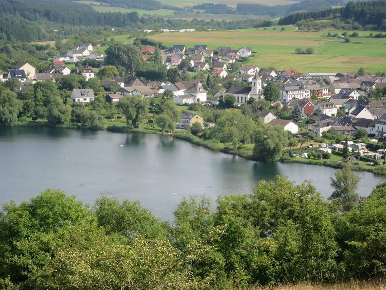 Ganze Ferienwohnung, Ferienwohnungen Haus Hinneres - 4-Bett-Ferienwohnung "Maarblick" in Schalkenmehren, Vulkaneifel
