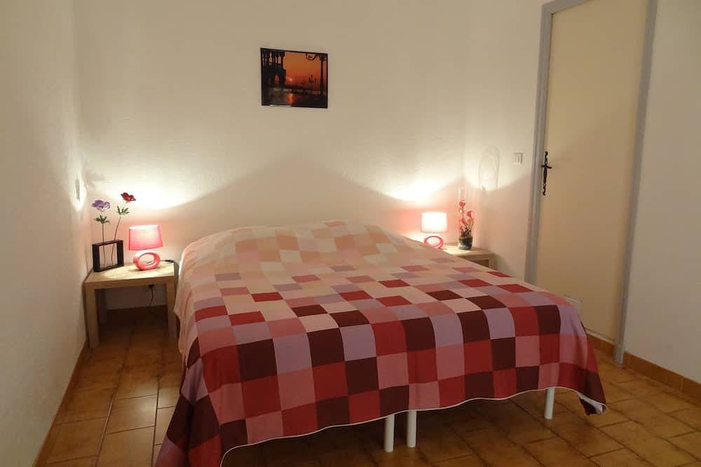 Einfacher Fuß des Charmes 70m ², privater Garten von 100m ² gesehen auf Brunnen, Platanen in Apt, Regionaler Naturpark Luberon