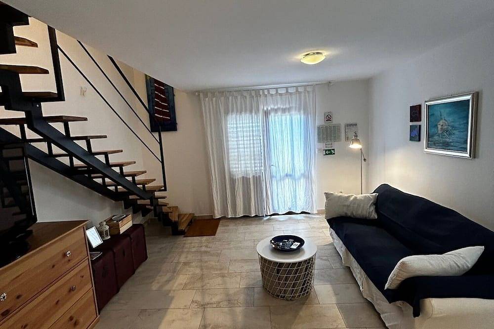 Gemütliches Doppelhaus @ Vranjica-Trogir, Strand40m in Seget Vranjica, Split-Dalmatien