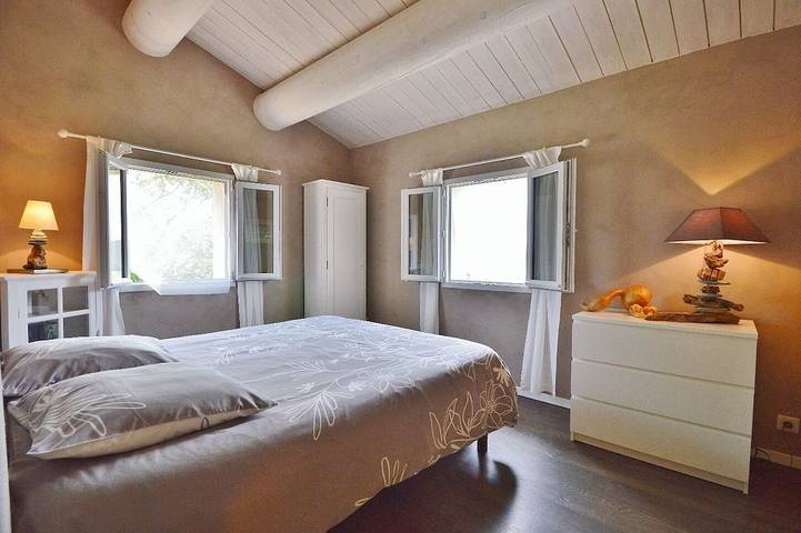 Maison neuve tout confort avec le charme de l'ancien, piscine 13m/3.5 in Vallabrix, Région de Nîmes
