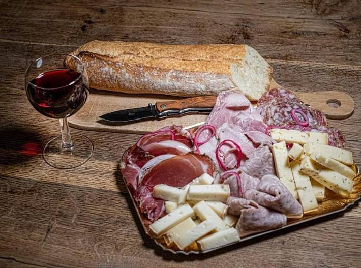 Location de vacances pour 2 personnes, avec jacuzzi ainsi que jardin et sauna à Lapte - 4