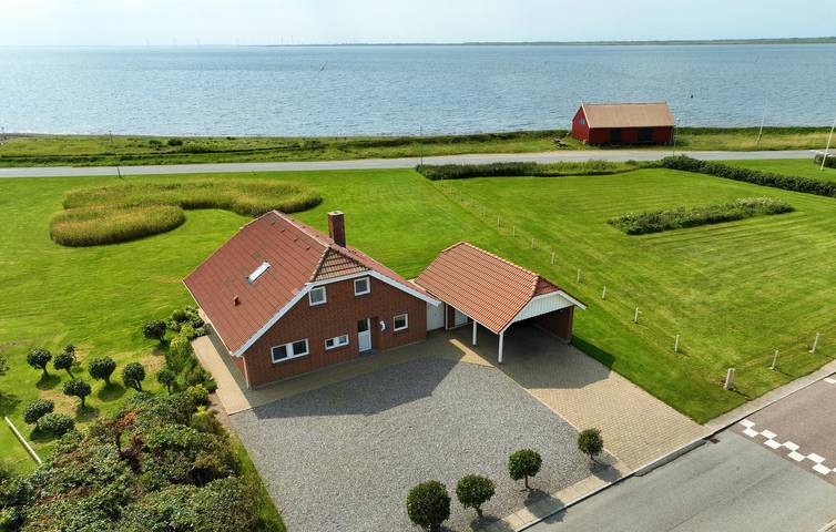 Ferienhaus für 10 Personen, mit Terrasse und Sauna in Agger