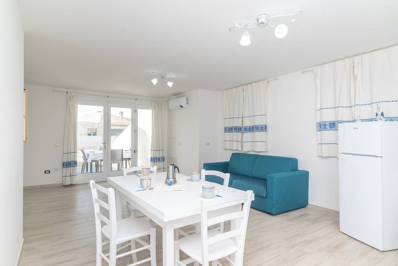 Appartamento intero, Appartamento 'Bilocale Nuovo Budoni Centro' con terrazza privata, Wi-Fi e aria condizionata in Budoni, Olbia-Tempio