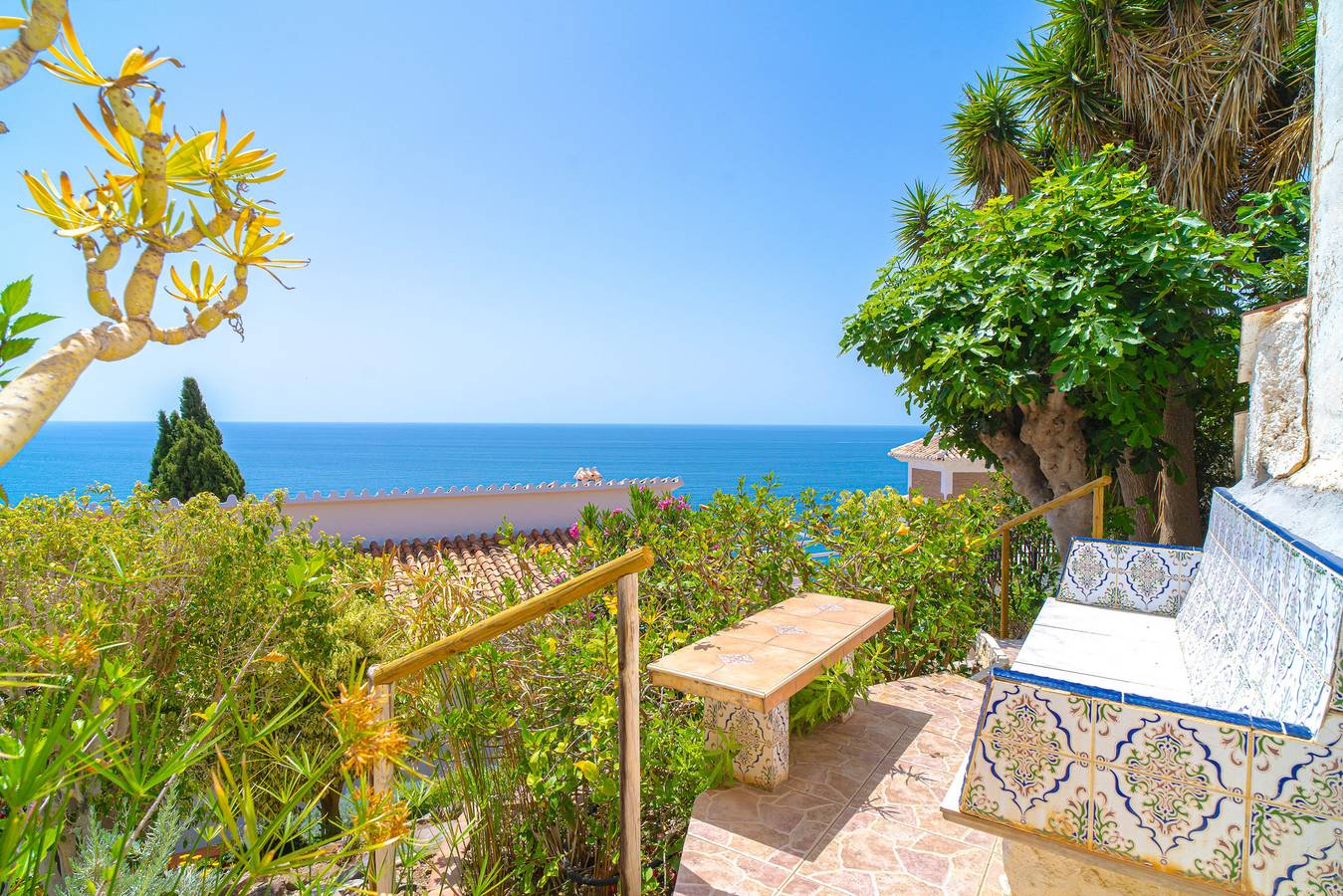 Mirador de Punta Lara in Urbanización Ladera del Mar, Nerja