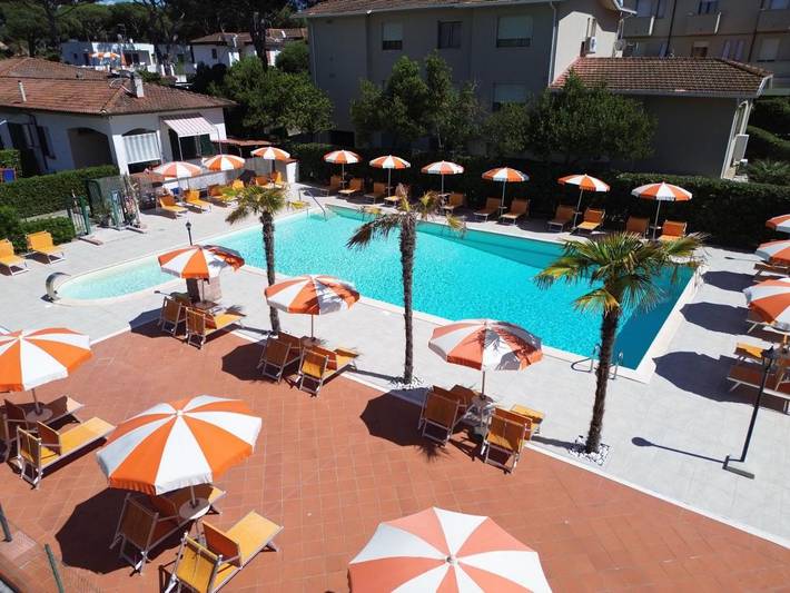 Appart’hôtel pour 3 personnes, avec jardin ainsi que vue et piscine