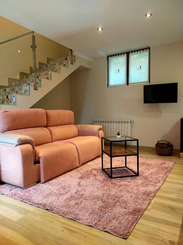 Apartamento 'Casalola 2' con vistas a la montaña, Wi-Fi y aire acondicionado in Cangas de Onís, Provincia de Asturias